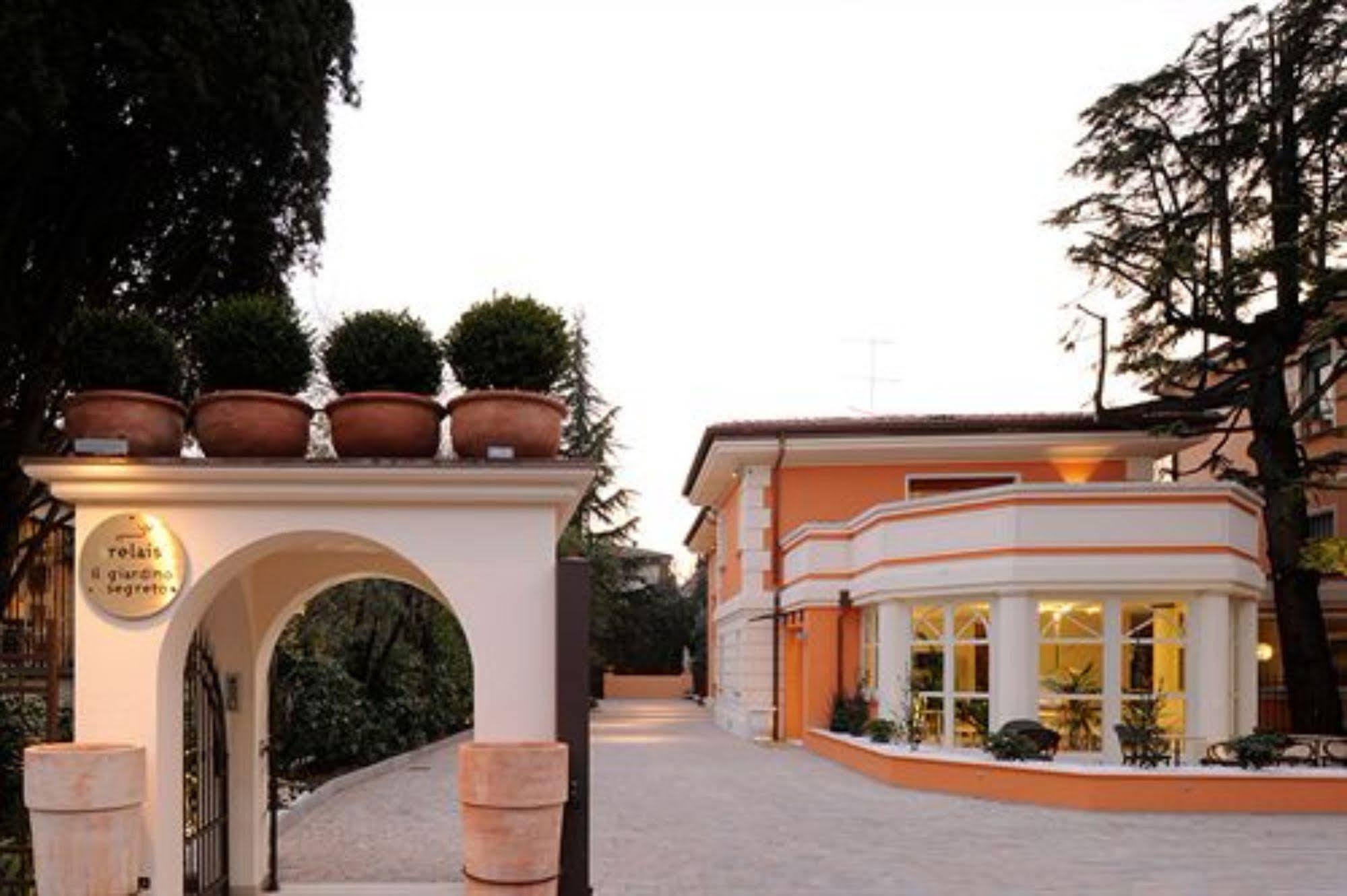 Relais Il Giardino Segreto Maison De Charme Desenzano del Garda Exterior photo